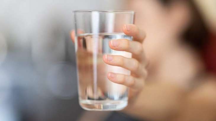 Уролог рассказал о вреде минимального употребления воды в жару