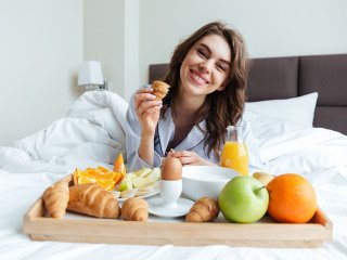 Почему нельзя чистить зубы после завтрака: ответ эксперта