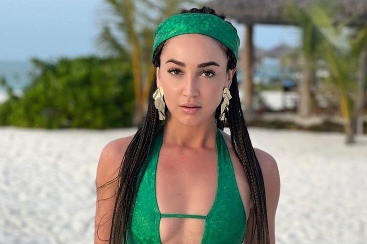 Странное поведение Бузовой в Волгограде объяснили жарой и болезнью