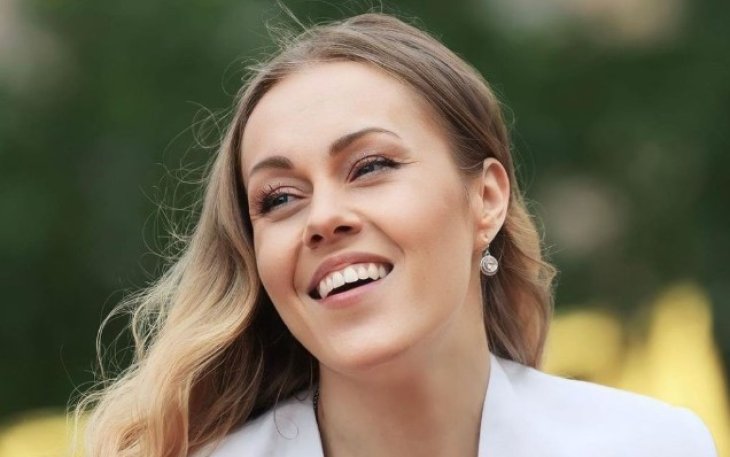 Alyosha неожиданно заявила, что меняет псевдоним, и попросила фанатов о помощи