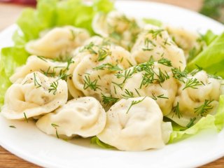 Пельмені тепер тушкуємо: цікавий спосіб приготування напівфабрикатів