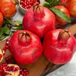 Кому нельзя есть гранат