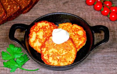 Необычный ужин из картошки и филе: готовим драники с отбивной