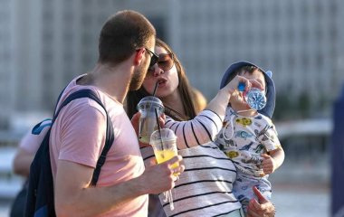 Дієтолог дала рекомендації щодо їжі та напоїв у спеку