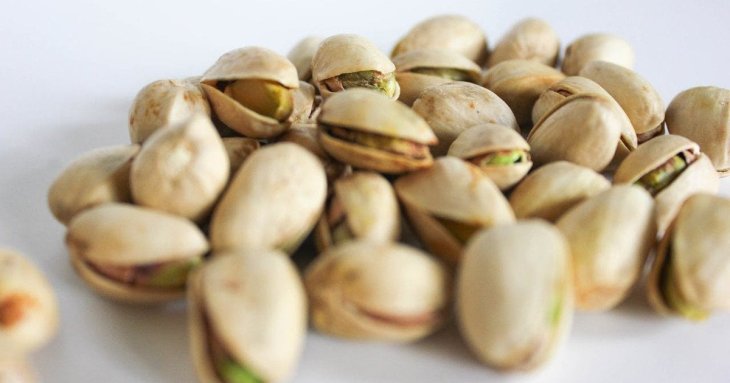 Що варто їсти для сну: 13 продуктів, які працюють краще за мелатонін