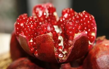 Вчені повідомили про користь гранатового соку під час вагітності