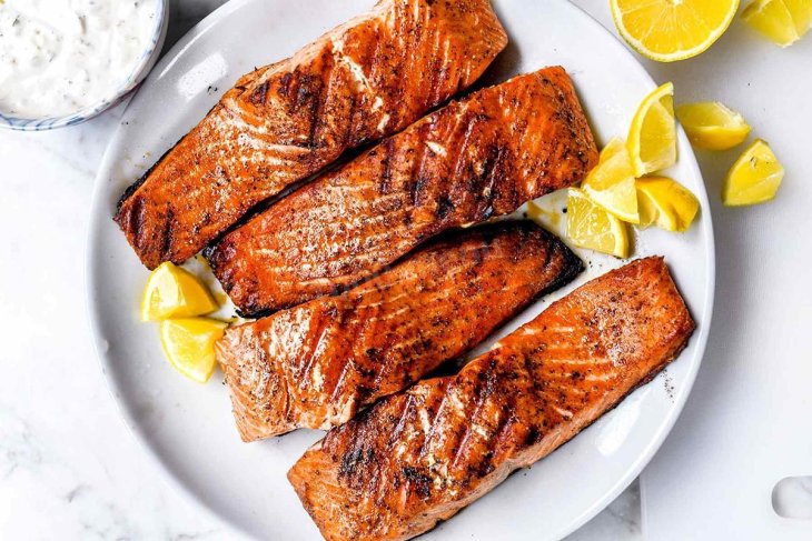 Как вкусно приготовить лосось на мангале