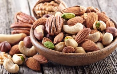Ученые назвали орех, который замедляет развитие рака