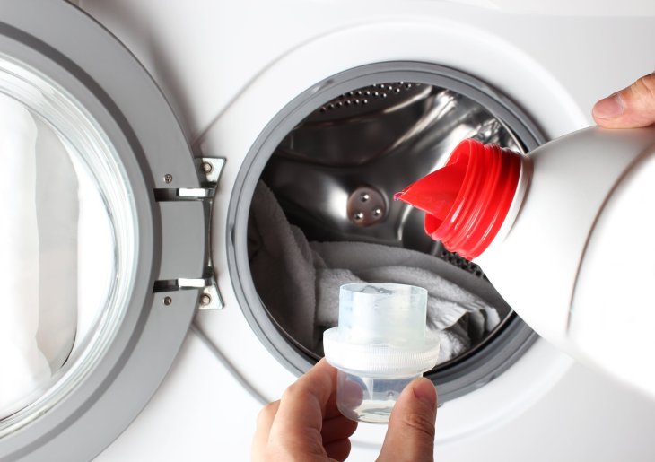 Навіщо додавати оцет під час прання: лайфхак, про який ви не знали