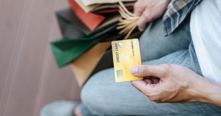 Безхатьки вкрали у чоловіка кредитну картку, купили лотерейний білет і зірвали джекпот
