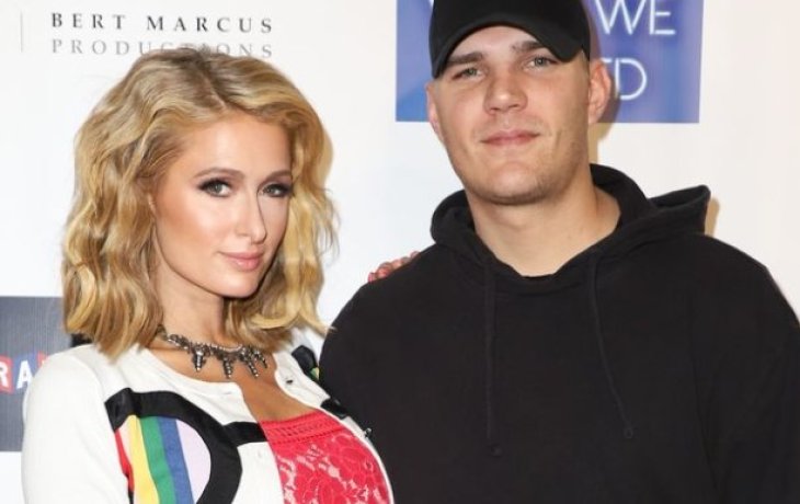 Крис Зилка попросил Пэрис Хилтон вернуть обручальное кольцо 