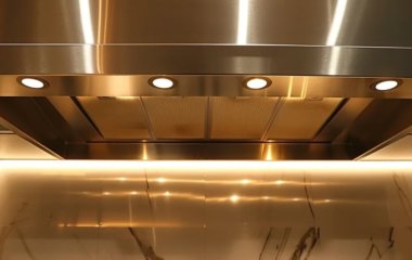 Як відмити кухонну витяжку від застарілого жиру