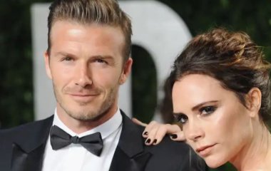 Дэвид Бекхэм залюбовал фотографии с матерью на Рождество