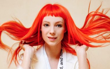 Беременная Светлана Тарабарова выбирает одежду для своего малыша