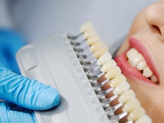 Ученые рассказали, как отбеливание влияет на здоровье зубов