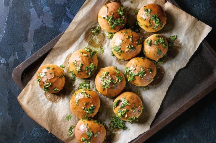 Настоящие украинские пампушки к борщу: самый простой рецепт