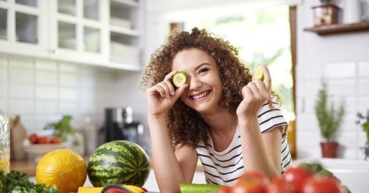 Продукти для молодості та краси: які літні овочі та фрукти найкорисніші для шкіри, волосся, нігтів