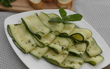 Швидко і просто приготувати: рецепт маринованих кабачків по-корейськи