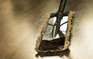 Як часто насправді потрібно мити підлогу