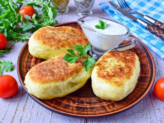 Бюджетное блюдо, чтобы накормить семью: как приготовить картофельные зразы с яйцом