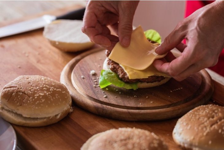 Домашний бигмак: рецепт легендарного бургера