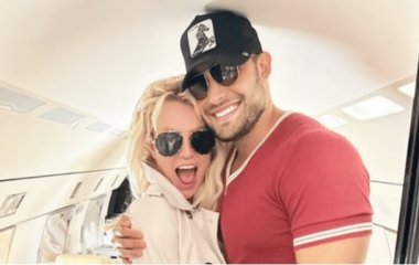 Бритни Спирс отправилась на отдых с мужем (фото)