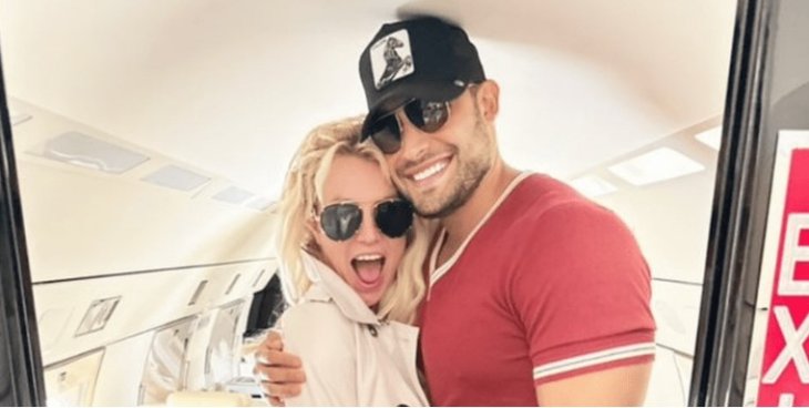 Бритни Спирс отправилась на отдых с мужем (фото)