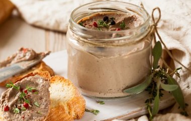 Рецепт вкусного нежного паштета: нужны грибы и фасоль