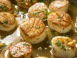 Морские гребешки в беконе: рецепт оригинальной закуски