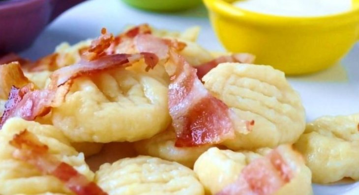 Картофельные ньокки с беконом