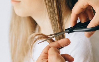 Стильна стрижка, яка ідеально пасує власницям кучерявого і густого волосся: трендові варіанти
