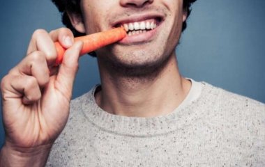 Медики назвали пять полезных продуктов для здоровья зубов и полости рта