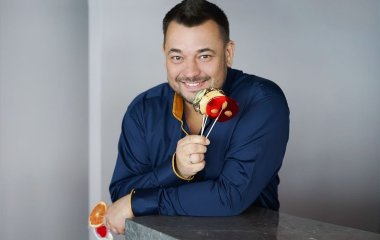 Сергей Жуков поделился рецептом маминой шарлотки