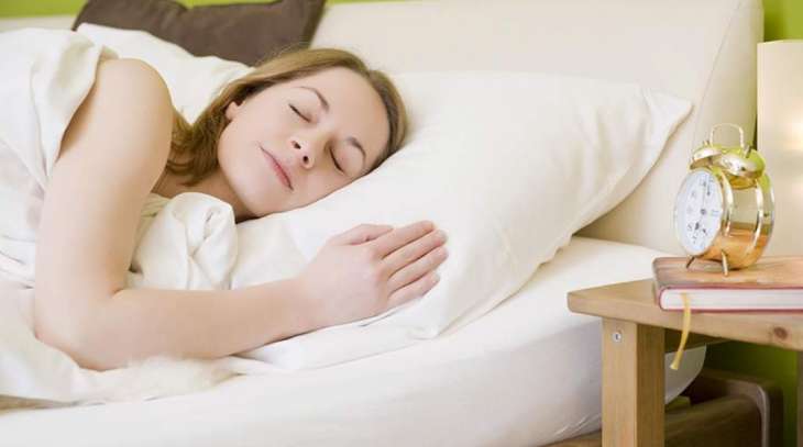 Эксперты дали советы по здоровому сну летом