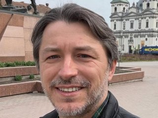 Сергій Притула на власне 45-річчя показав дружину-красуню і 4 дітей та розчулив зверненням до них