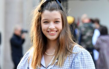 Просто красавица: старшая дочка Миллы Йовович засветилась на модном показе бренда Miu Miu