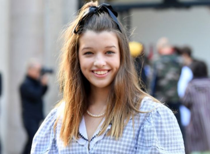 Просто красавица: старшая дочка Миллы Йовович засветилась на модном показе бренда Miu Miu