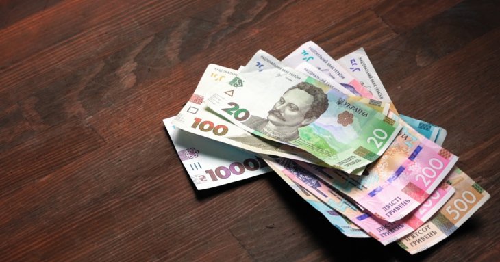 Українським водіям нагадали, що вони можуть отримати штраф за неправильне скло: кого це торкається