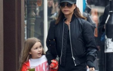 7-летняя дочь Виктории Бекхэм похвасталась первой татуировкой 