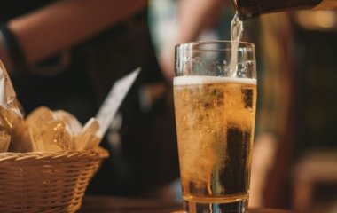 Де продають найдорожче та найдешевше пиво у світі: рейтинг 2025 року