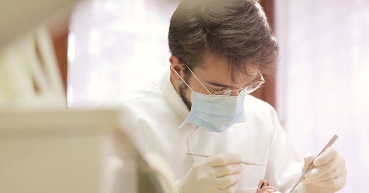Рак рота підкрадається тихо: які симптоми маскуються під стоматит і коли варто бігти до лікаря