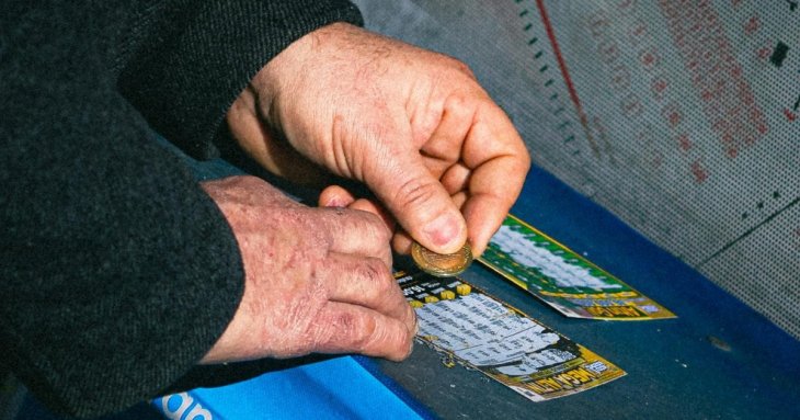 Чоловік виграв у лотерею $3,8 млн та приховав усе від дружини: чим це обернулося