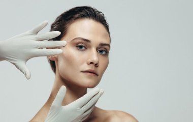 Жінка померла після 6 пластичних операцій за один день: що вона зробила