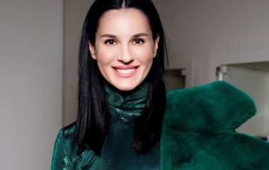 Ботфорты и мини: Маша Ефросинина вышла в свет в оригинальном наряде от Balmain