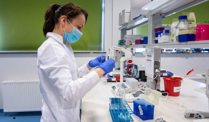 Солнечный ультрафиолет уничтожает частицы коронавируса нового типа за считанные минуты