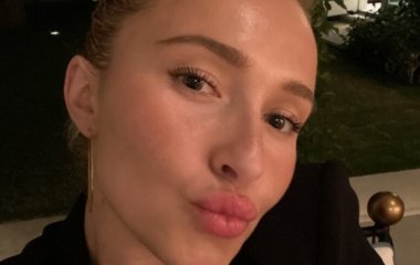 Хайден Панеттьери покрасила волосы в розовый цвет