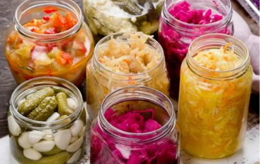 Медики назвали продукты, которые снижают стресс и улучшают сон
