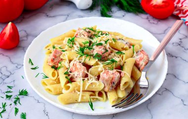 Быстрая паста с лососем и лимонно-сливочным соусом: рецепт вкусного ужина