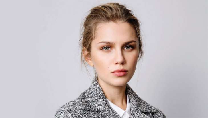 Беременная Дарья Мельникова выпустила коллекцию пальто