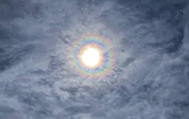 Рідкісне явище над Вернадським: українські полярники показали вінець навколо Місяця (фото)